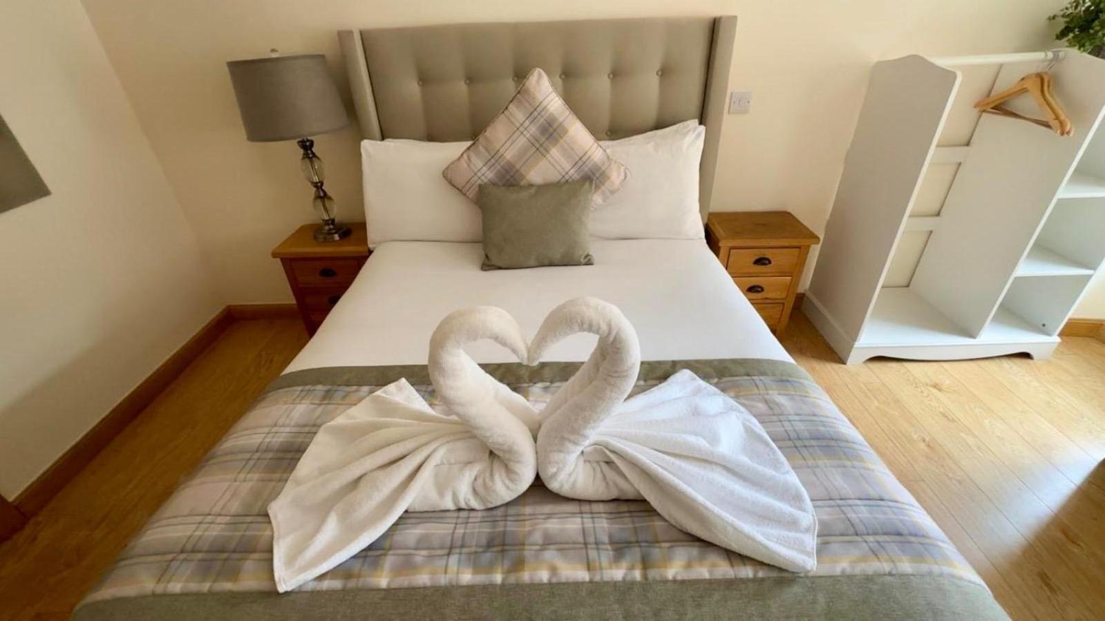 Waverley Inn Holiday Apartments インヴァネス エクステリア 写真